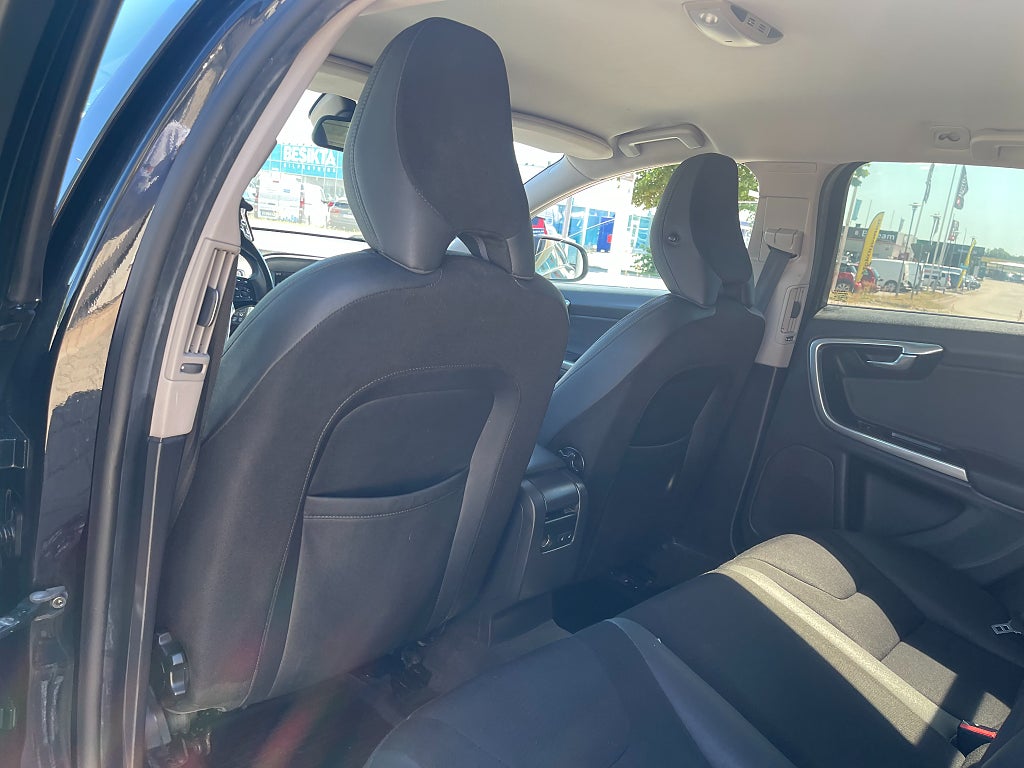 Volvo V60 DRIVe Momentum Dragkrok