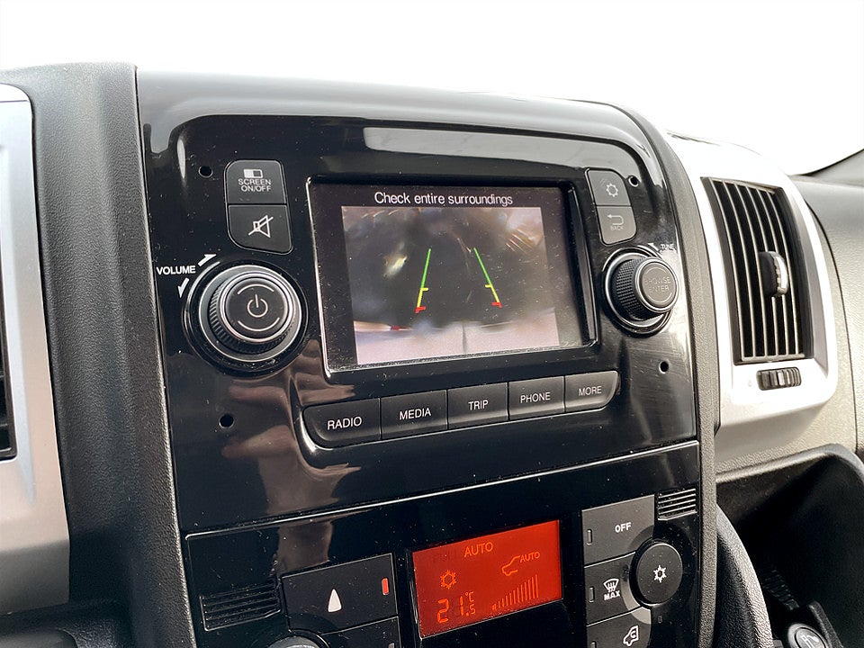 Bild på Citroen Jumper Bus Pre 2.2 BHDi 165hk L3H2 NYBILSGARANTI TOM 2028