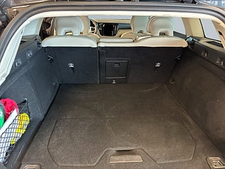 Volvo V60 PLUG-IN T6 AWD Plus Dark MOMS Drag B-kamera S&V-däck