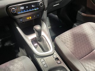 Halvkombi Toyota Yaris 12 av 22