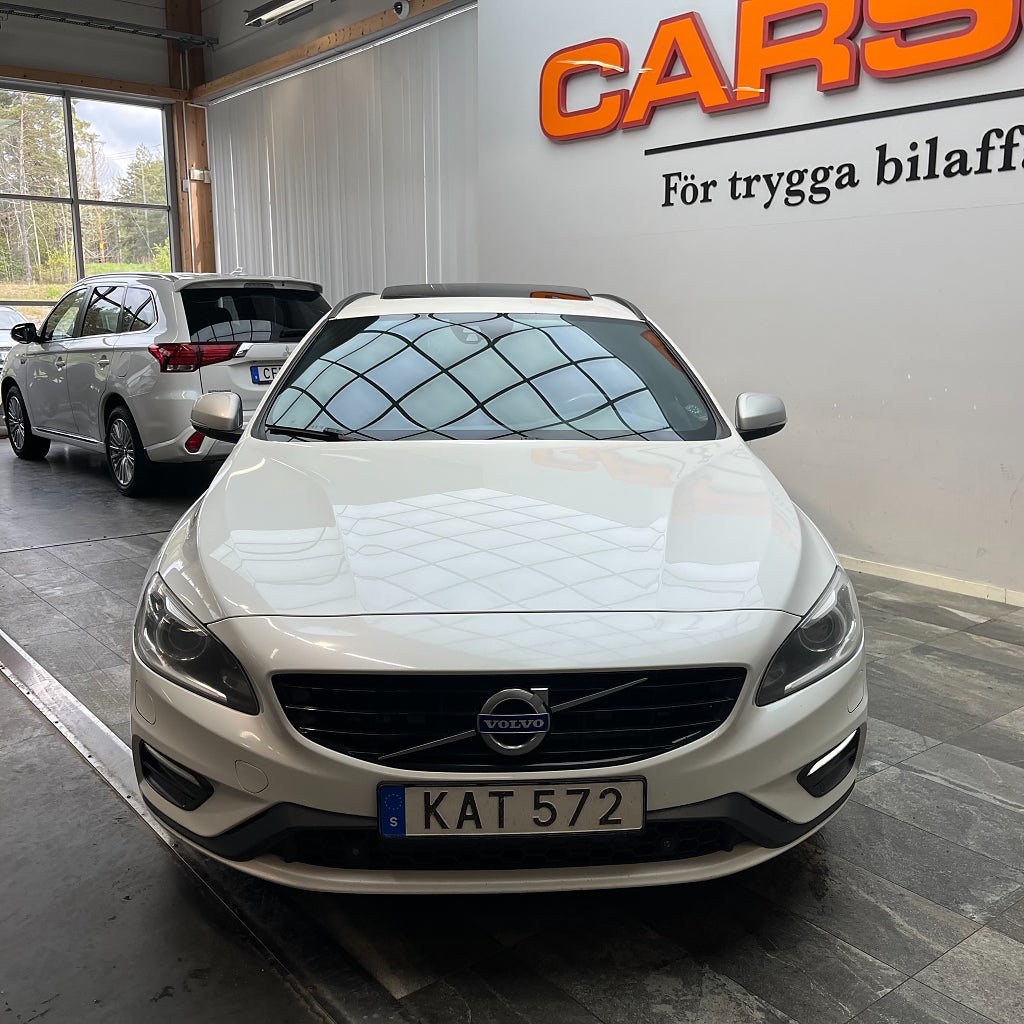 Volvo V60 D4 AWD R-Design Värmare Glastaklucka Drag Kamrem bytt!