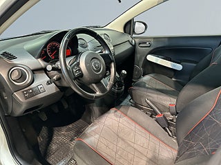 Mazda 2 5-dörrar 1.3 MZR Farthållare Motorvärmare S/V-hjul – bild 7