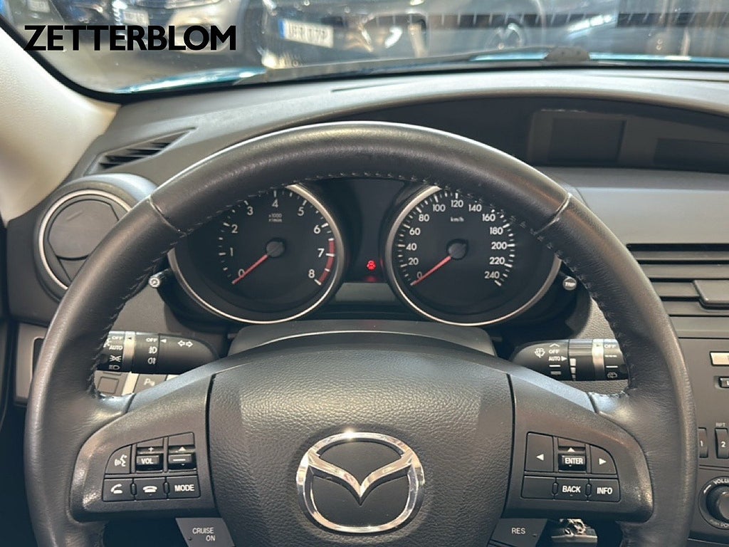 Halvkombi Mazda 3 11 av 21