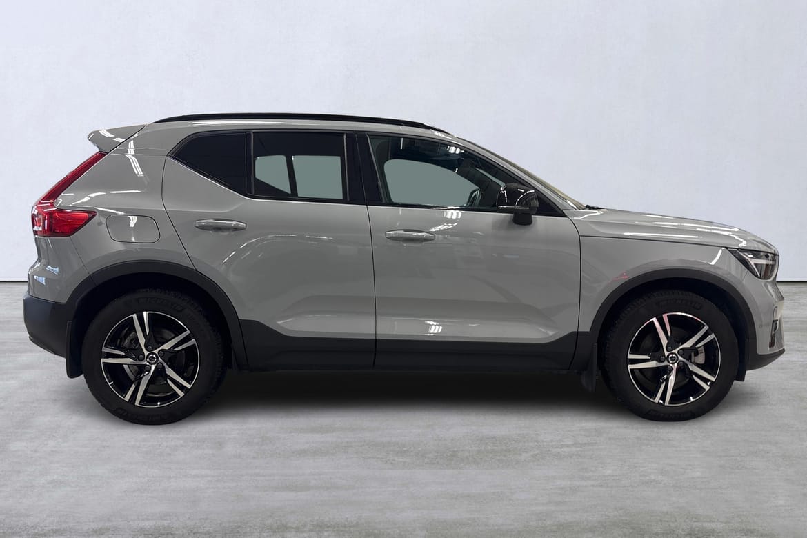 Volvo XC40 B3 FWD Bensin Plus Dark 2025, bild 3/10