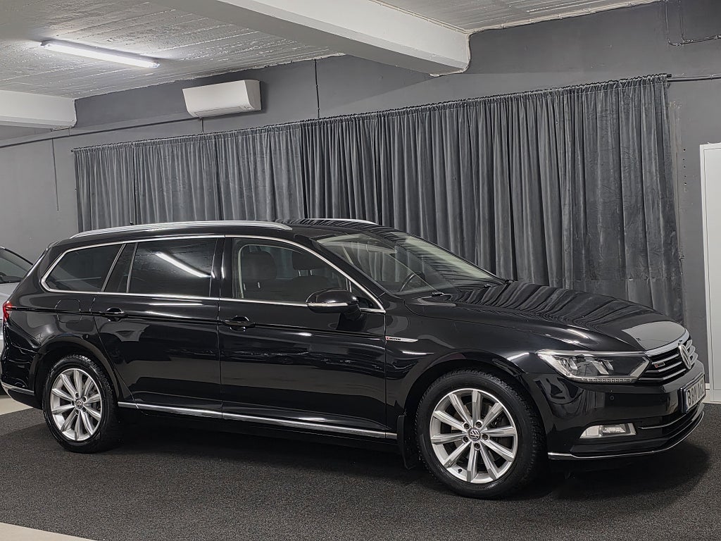 Volkswagen Passat Sportscombi 2.0TDI DPF SCR 4Motion GT B-kamera Dragkrok