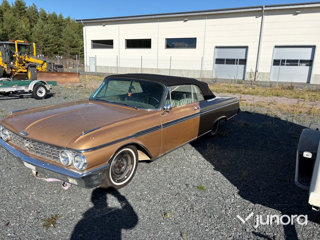 Ford Galaxie 500/XL Sunliner 5.8 V8 1962, bild 2/10