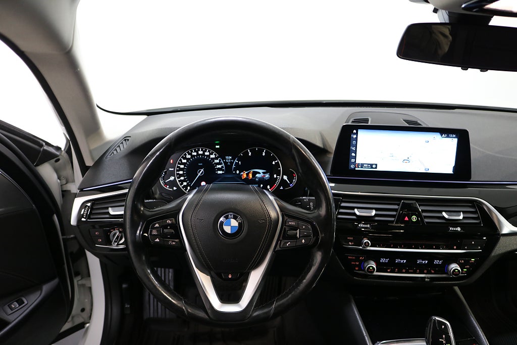 BMW 520d 2018 - miniatyr 9