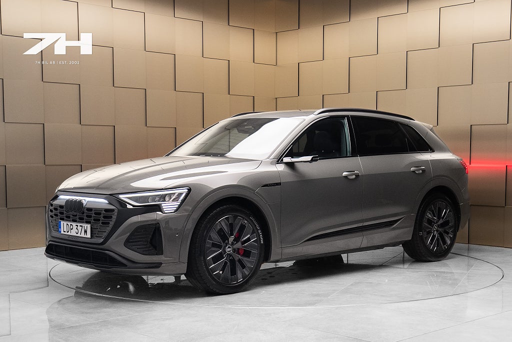 Audi q8-e-tron Q8 55 e-tron quattro S line / Luftfjädring / HuD / Dra