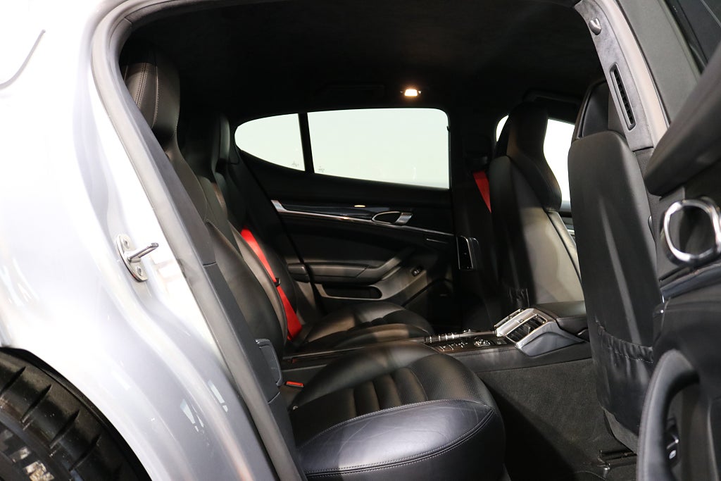 Porsche Panamera 2012 - miniatyr 22