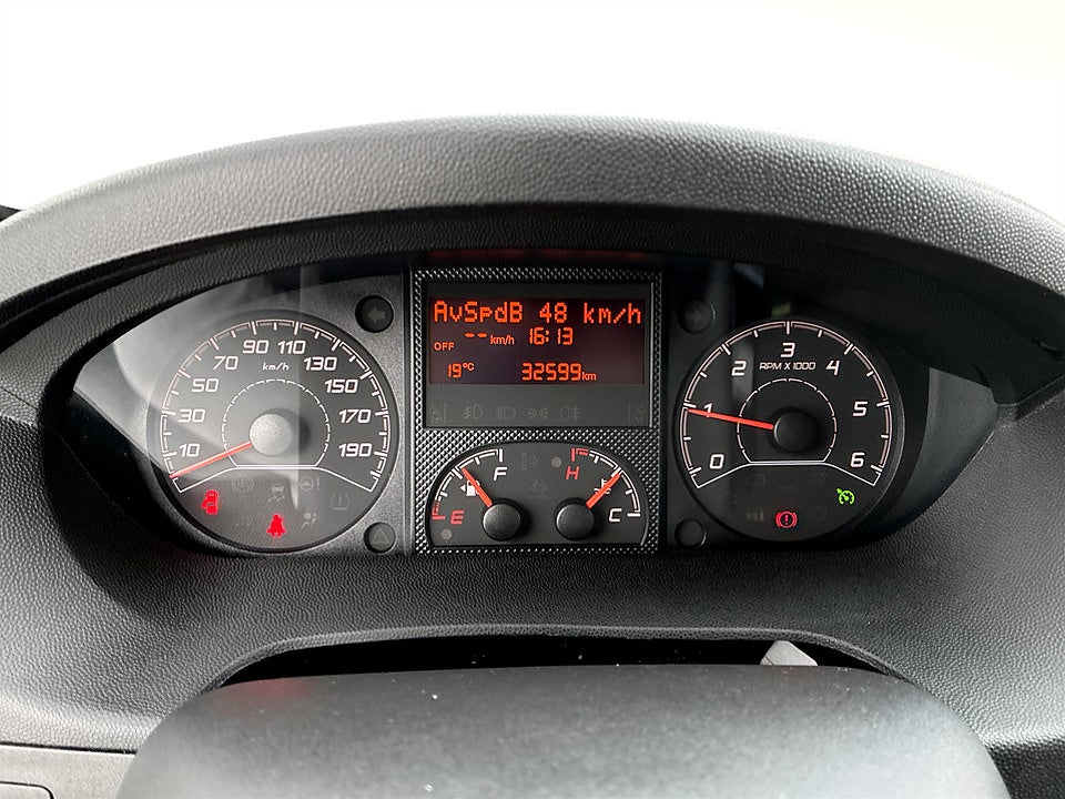 Bild på Peugeot Boxer PRO+ 2.2 BHDi 140hk L2H1 3-SITS B-KAMERA DRAG