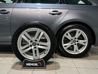 Audi A4 Avant 2.0 TFSI AWD Proline Drag Mvärm Psens S/V-hjul