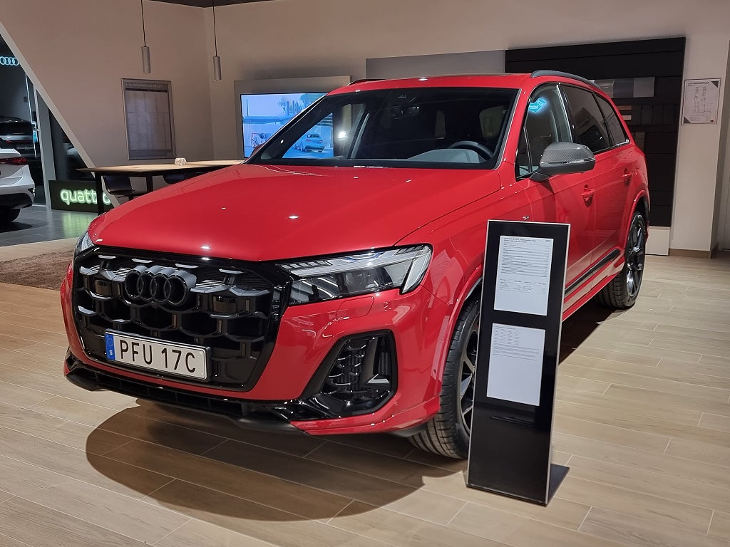 Audi Q7 60 TFSIe Quattro Black Carbon edt S-Line 490 hk