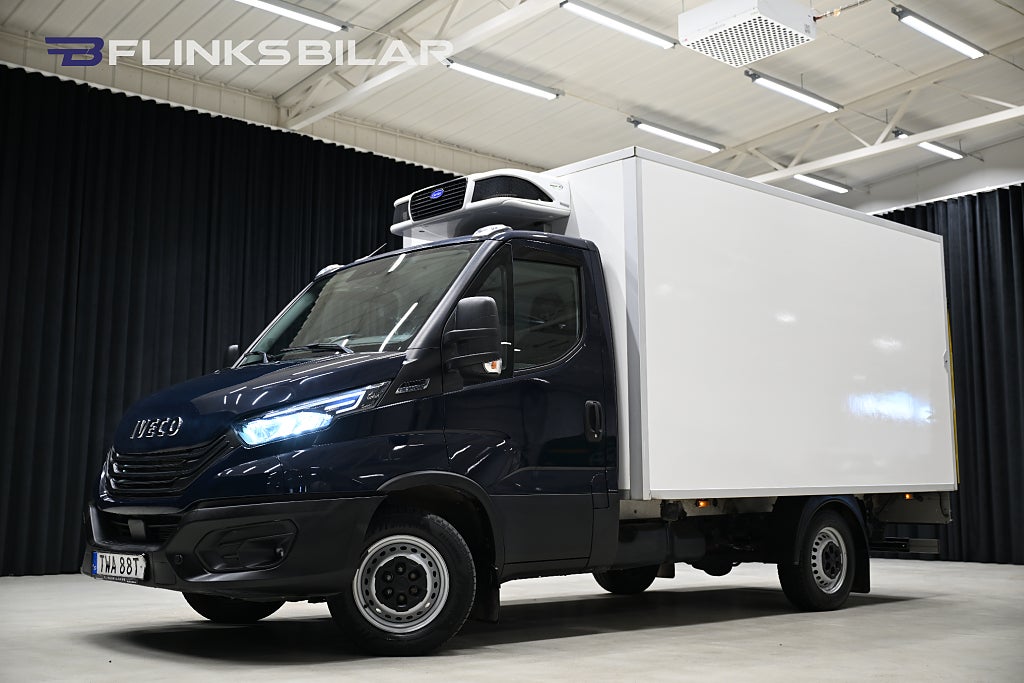 Iveco Daily 136HK Automat|Volymskåp|BG-Lyft|Nattkyla|Leasbar|SeUtr!