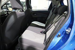 Halvkombi Toyota Yaris 10 av 21