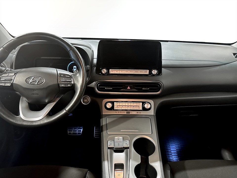 Bild på Hyundai Kona Essential 39.2kWh 136hk Aut - B-KAMERA, RATTVÄRME