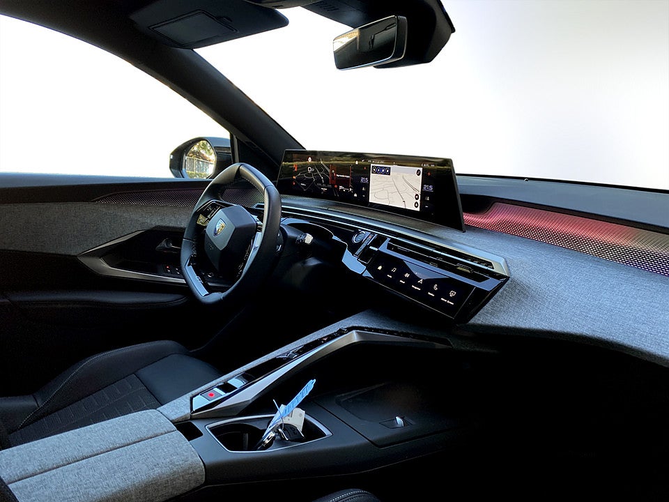 Bild på Peugeot 5008 GT Hybrid 145hk Aut 7-SITS B-KAMERA CARPLAY
