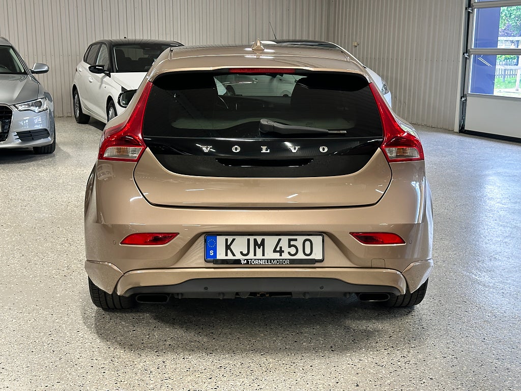 Volvo V40 D2 Euro 5 Nybesiktigad Panorama Välservad Dragkrok PAP