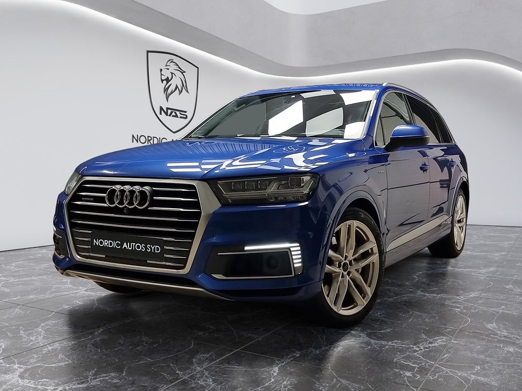 Audi Q7 e-Tron / 3.0 TDI / Quattro / TipTronic / S-Line / Pano 