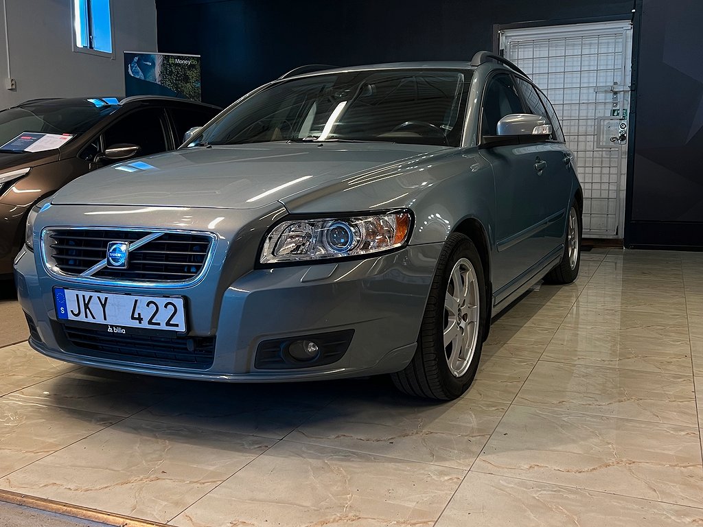 Volvo V50 2.0 D Momentum / NY BES / NY SER / DRAG 