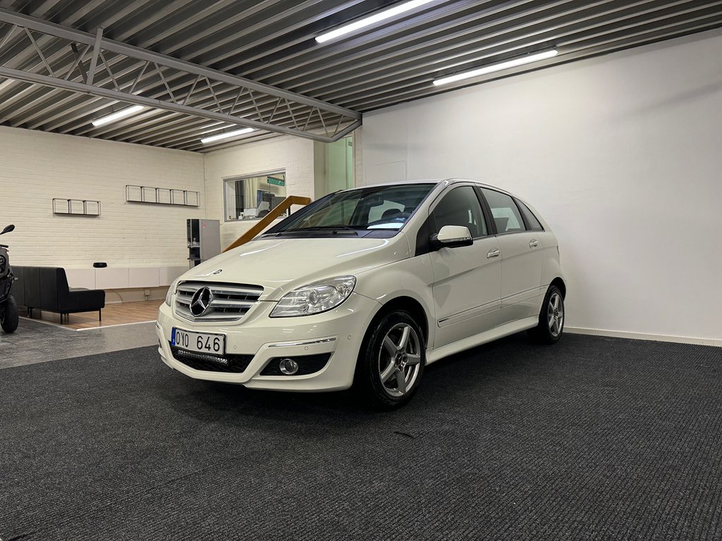 Mercedes-Benz B 180 NGT BlueEFFICIENCY Automat Bluetooth