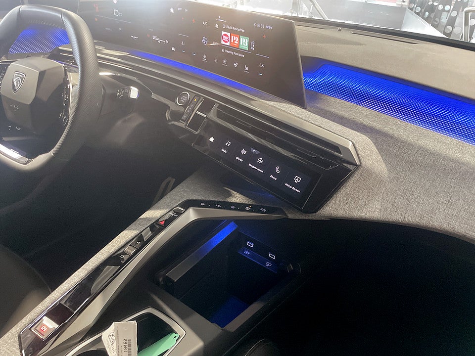 Bild på Peugeot 3008 GT Hybrid 145hk Aut B-KAMERA CARPLAY