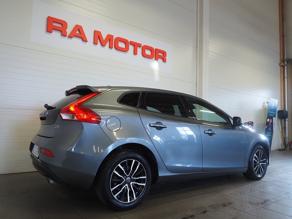 Volvo V40 D3 150hk Business Advanced Momentum | B-Kamera | VOC | 2017