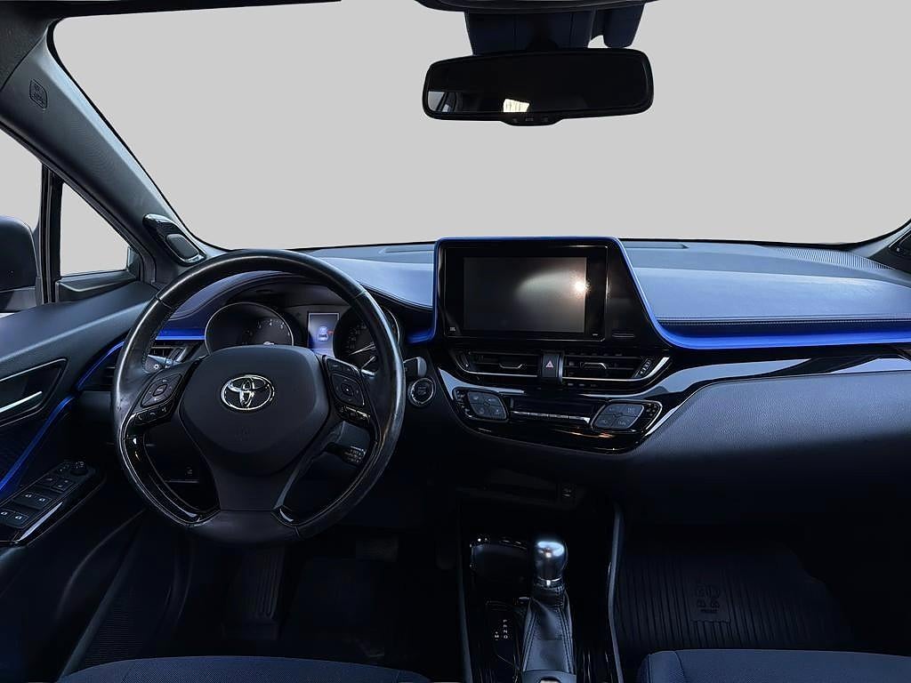 Toyota C-HR 2017 - miniatyr 8