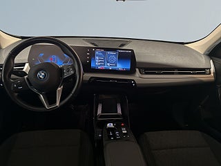 BMW iX1 i xDrive30 MOMS/SoV/Ad.Fhåll/Carplay/Rattvärme/Kamera – bild 8
