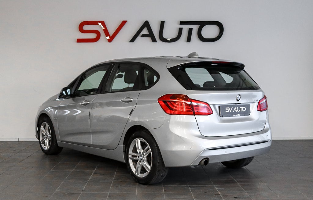 BMW 218 i Active Tourer Sport Line HiFi Dragkrok Kamera