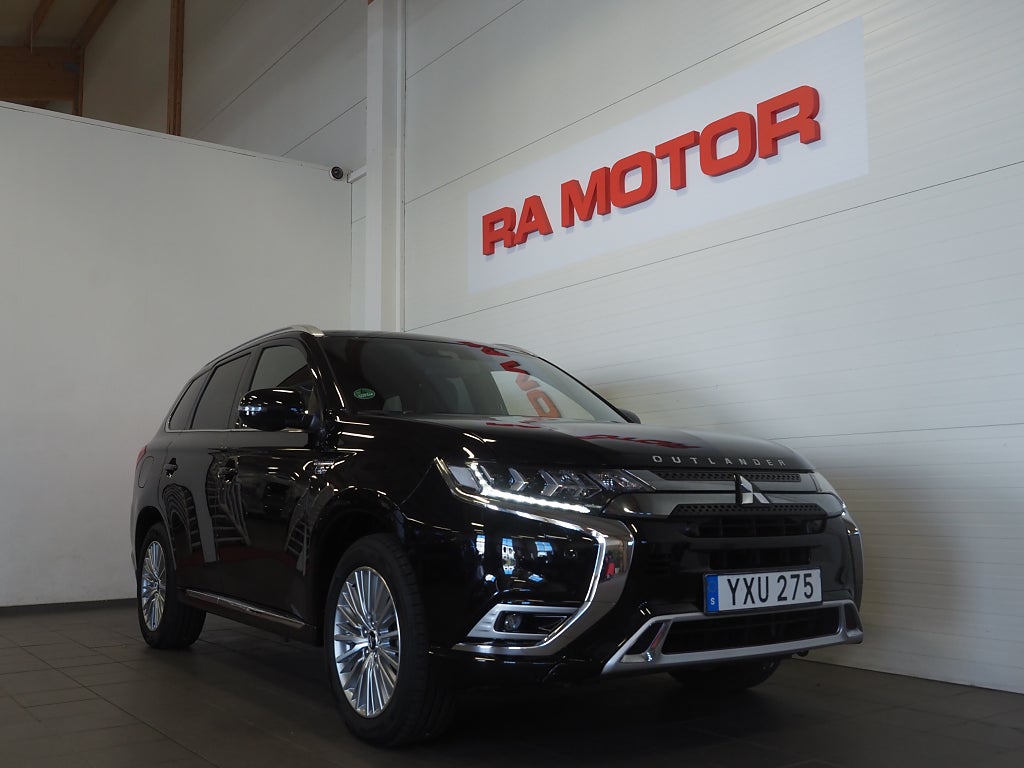 Mitsubishi Outlander PHEV 4WD CVT Business Dragkrok Skinn 360° Kamera 2019