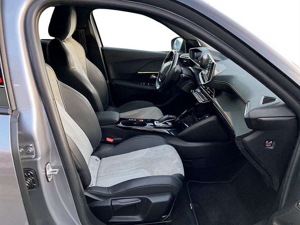 Bild på Peugeot e-2008 GT 50 kWh 136hk Aut B-KAMERA CARPLAY