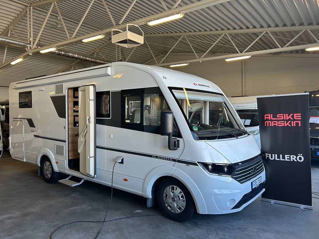 Adria Sonic I 700 DC Axess  / Automat / Solcell / Kamremsbytt / Taksän
