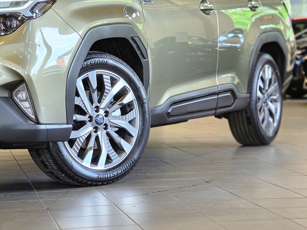 Subaru Forester 2,0 150hk e-Boxer Limited / Stolsminne / 360-kamera