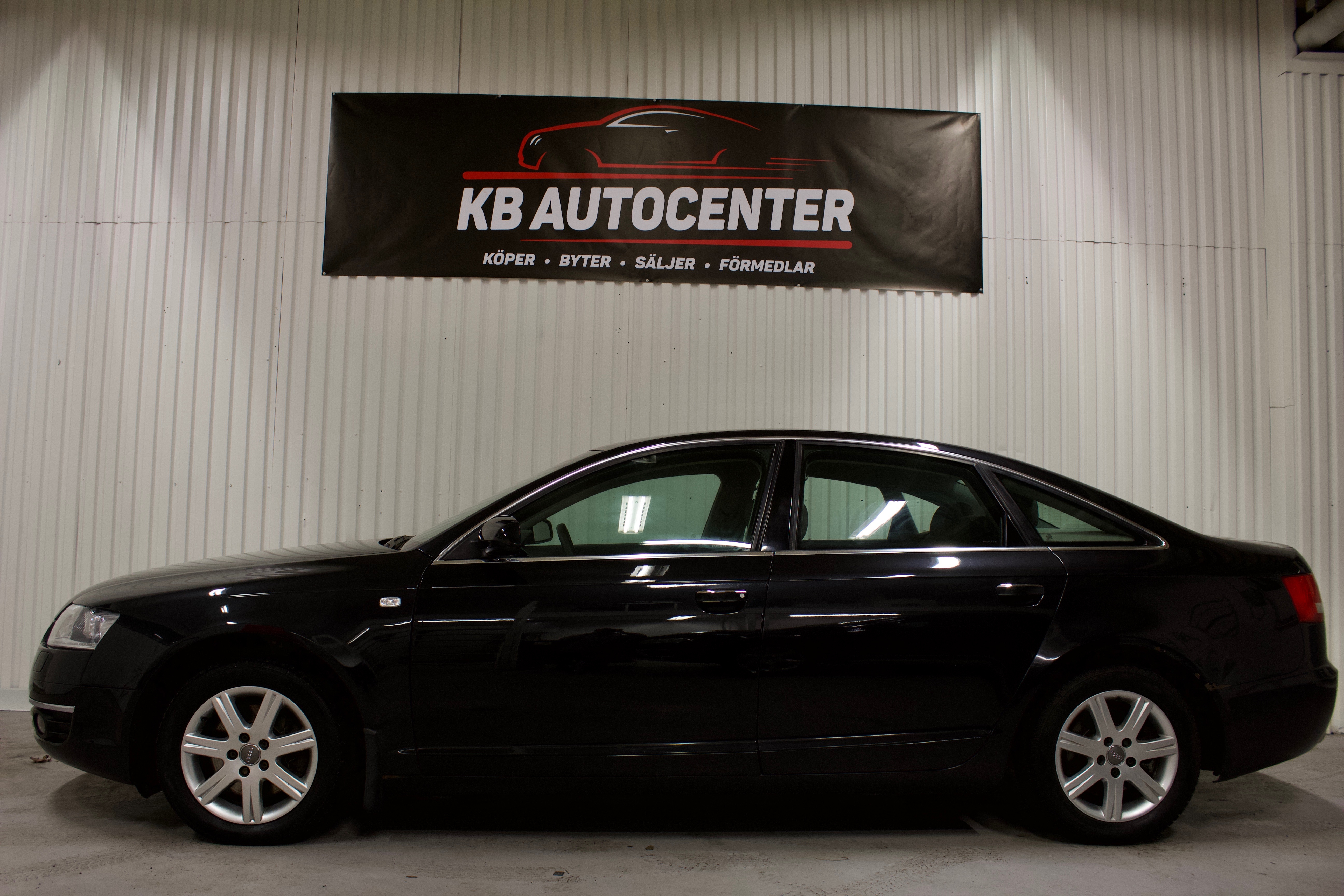 Audi A6 Sedan 2.4 2005, photo 4/53