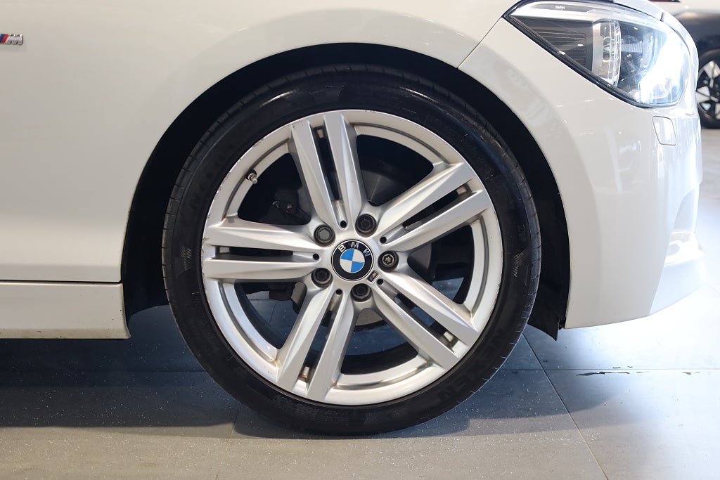 BMW 116i 5-dörrars Steptronic M Sport PDC Blåtand Connected 2015