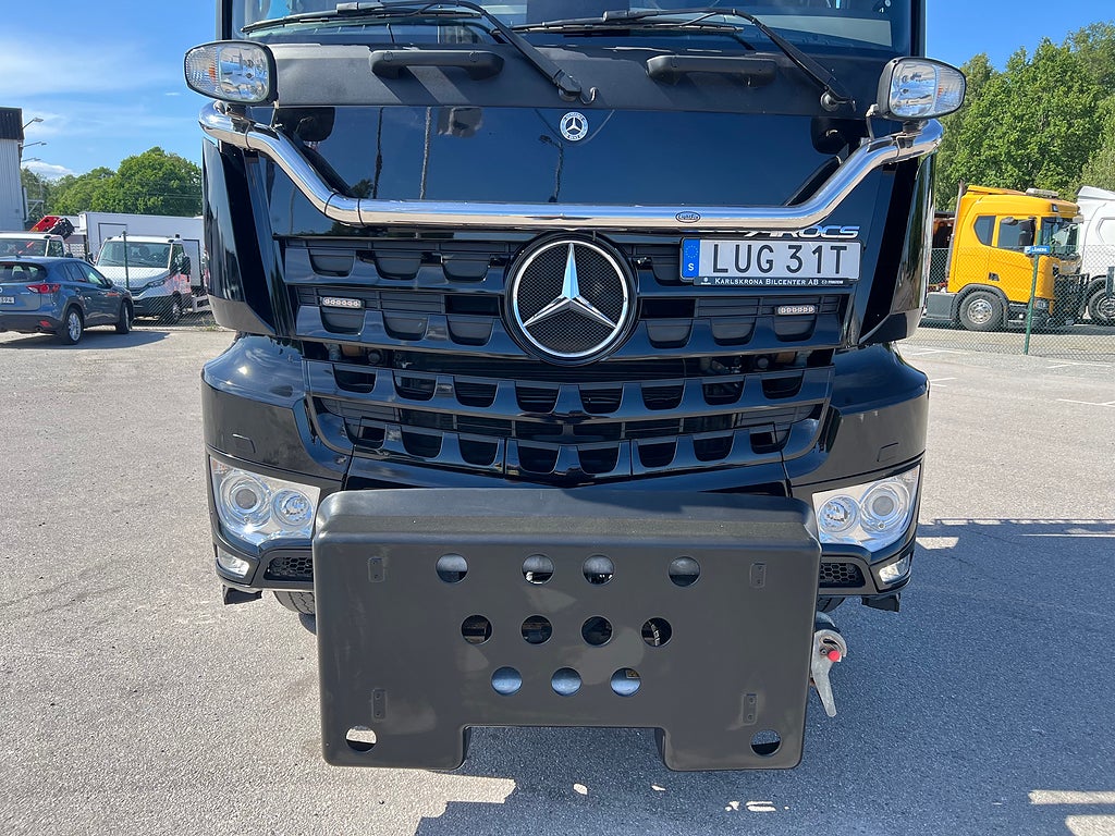 Mercedes-Benz Arocs 3251 Tridem Lastväxlare, Fullt Plogutrustad