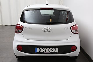 Halvkombi Hyundai i10 7 av 19