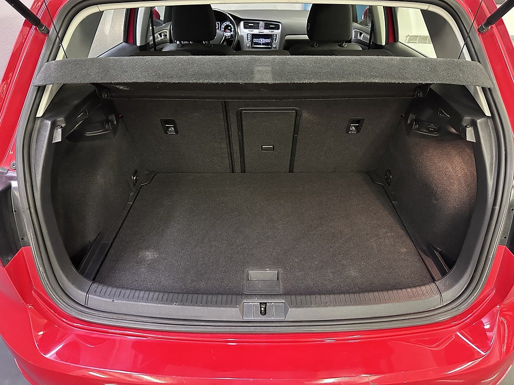 Volkswagen Golf 5-dörrar 1.2 TSI BMT Masters | R-line | Kamera | S+V