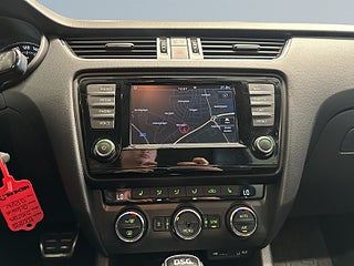 Skoda Octavia Scout 2.0 TDI 4x4 Premium Drag CANTON Kamera Mvärm Navi S&V