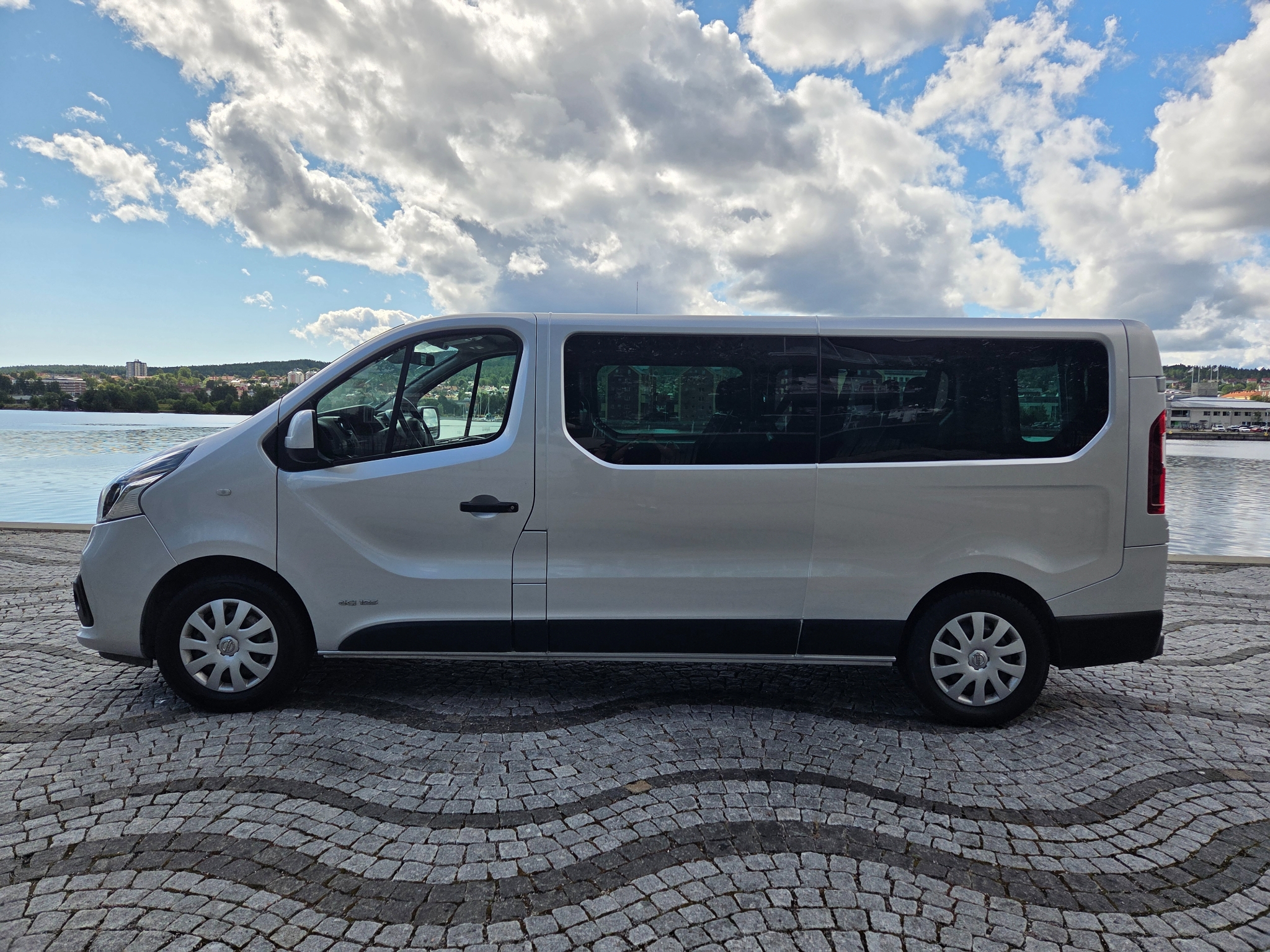 Nissan NV300 2018, bild 2/44
