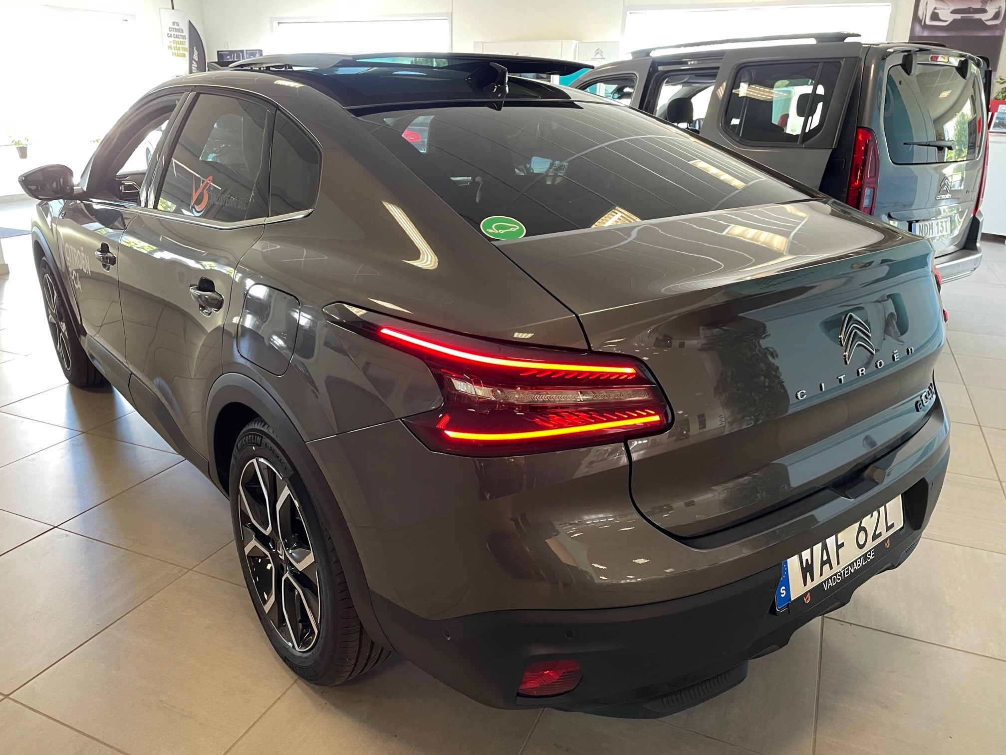 Citroen C4 ë-X, 136hk Shine Exclusive 2022, bild 3/34