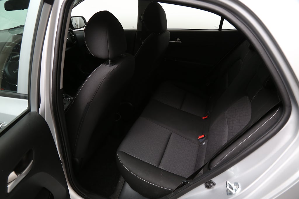 Kia Picanto 1,0 67hk Advance CarPlay Keyless Navi Kamera P-sensor 2023