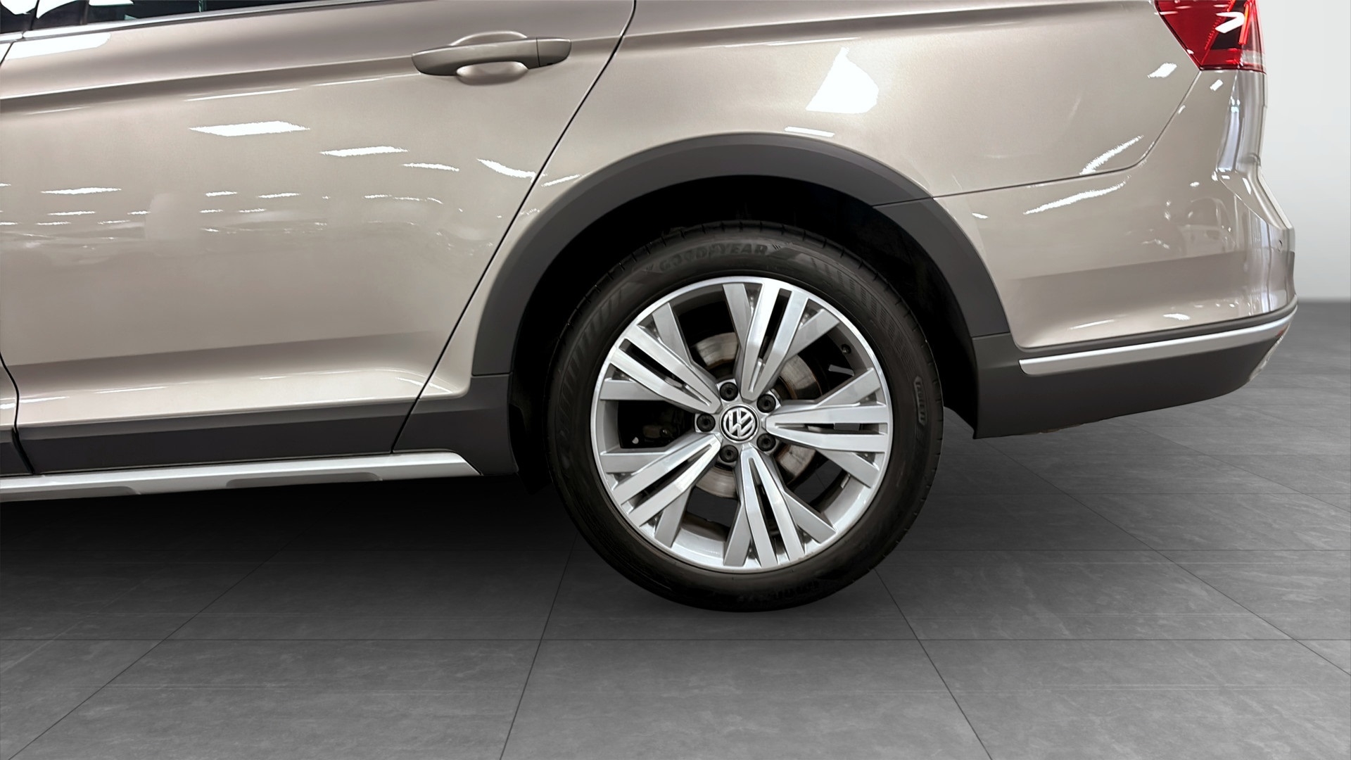 Volkswagen Passat 2020, bild 6/35