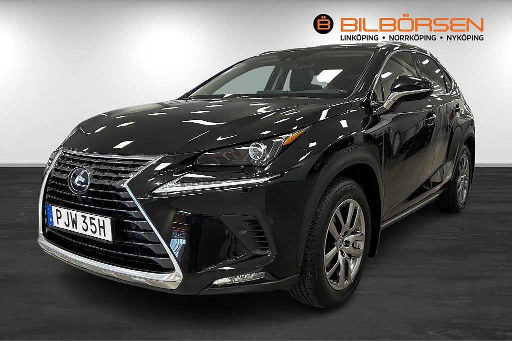 Lexus NX 300h AWD 2.5 AWD E-CVT Executive 