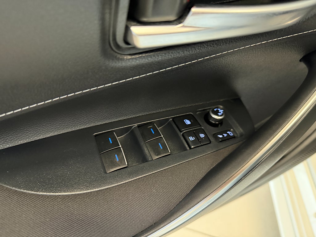 Suzuki Swace Hybrid 1.8 VVT-i E-CVT 122 hk Endast 3737 mil
