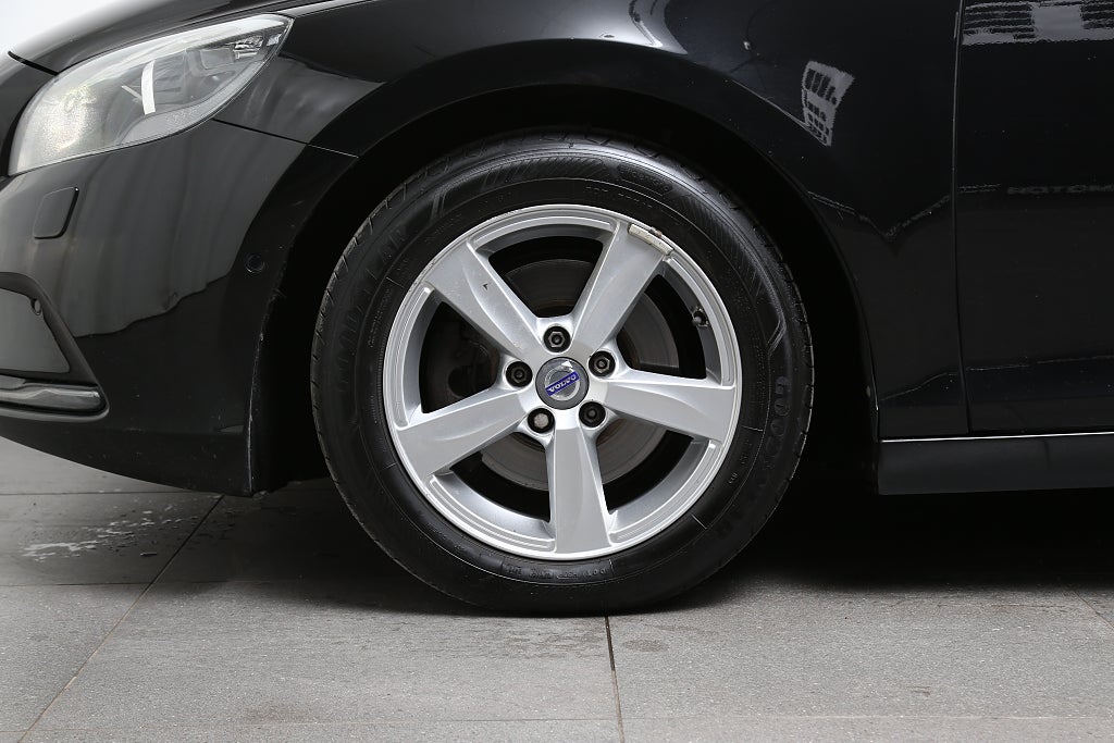 Volvo V40 D3 150hk Momentum Business E PRO Dieselvärmare 2016