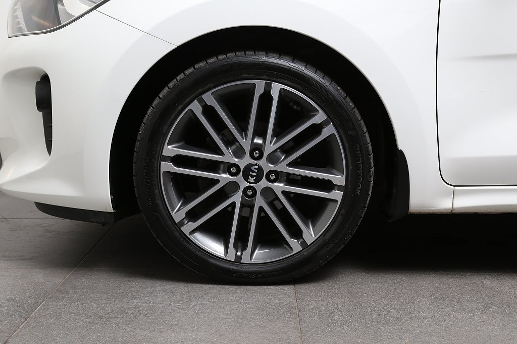 Kia Rio 1,2 84hk Launch Edition CarPlay P-sensorer 2017