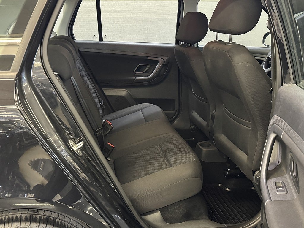Skoda Fabia Kombi 1.2 TSI Elegance | Nybesiktad | P-sensor | Drag