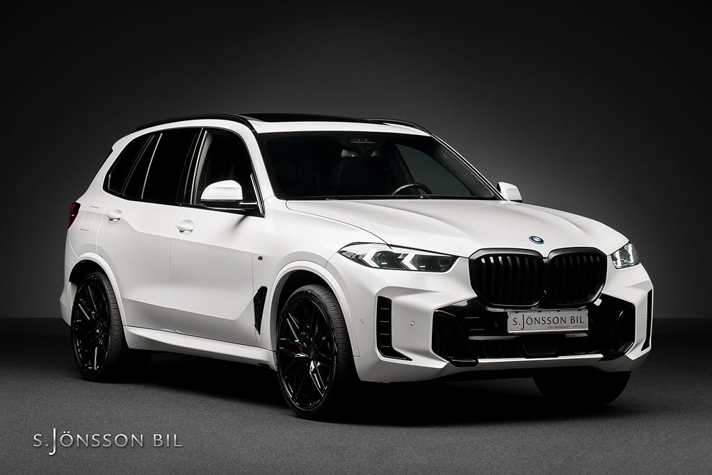 BMW X5 xDrive50e M-Sport Pro / 1 ägare / Panorama