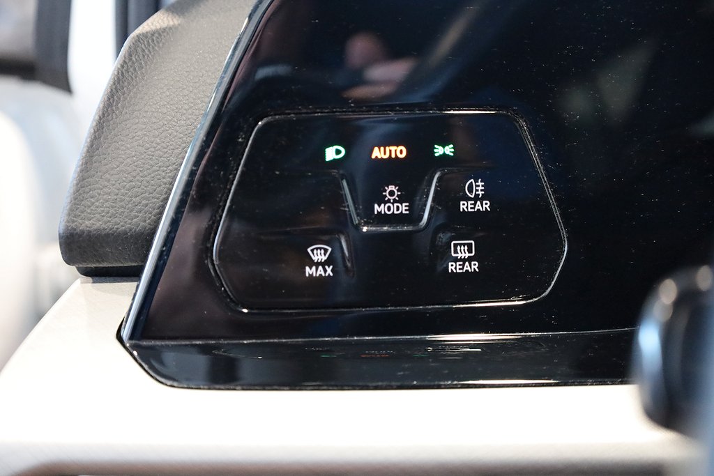 Volkswagen Golf 1,0 TSI 110HK P-Värmare Dragkrok Kamera 2022